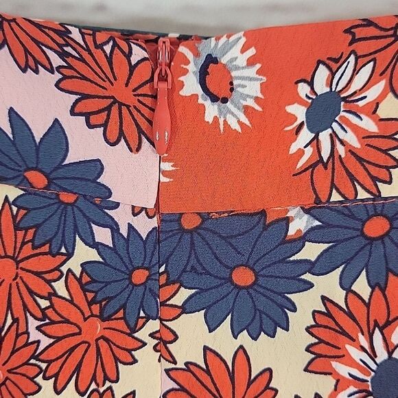 Women's Ruffle Trim High Split Printed Skirt- Size Medium - Picture 5 of 8